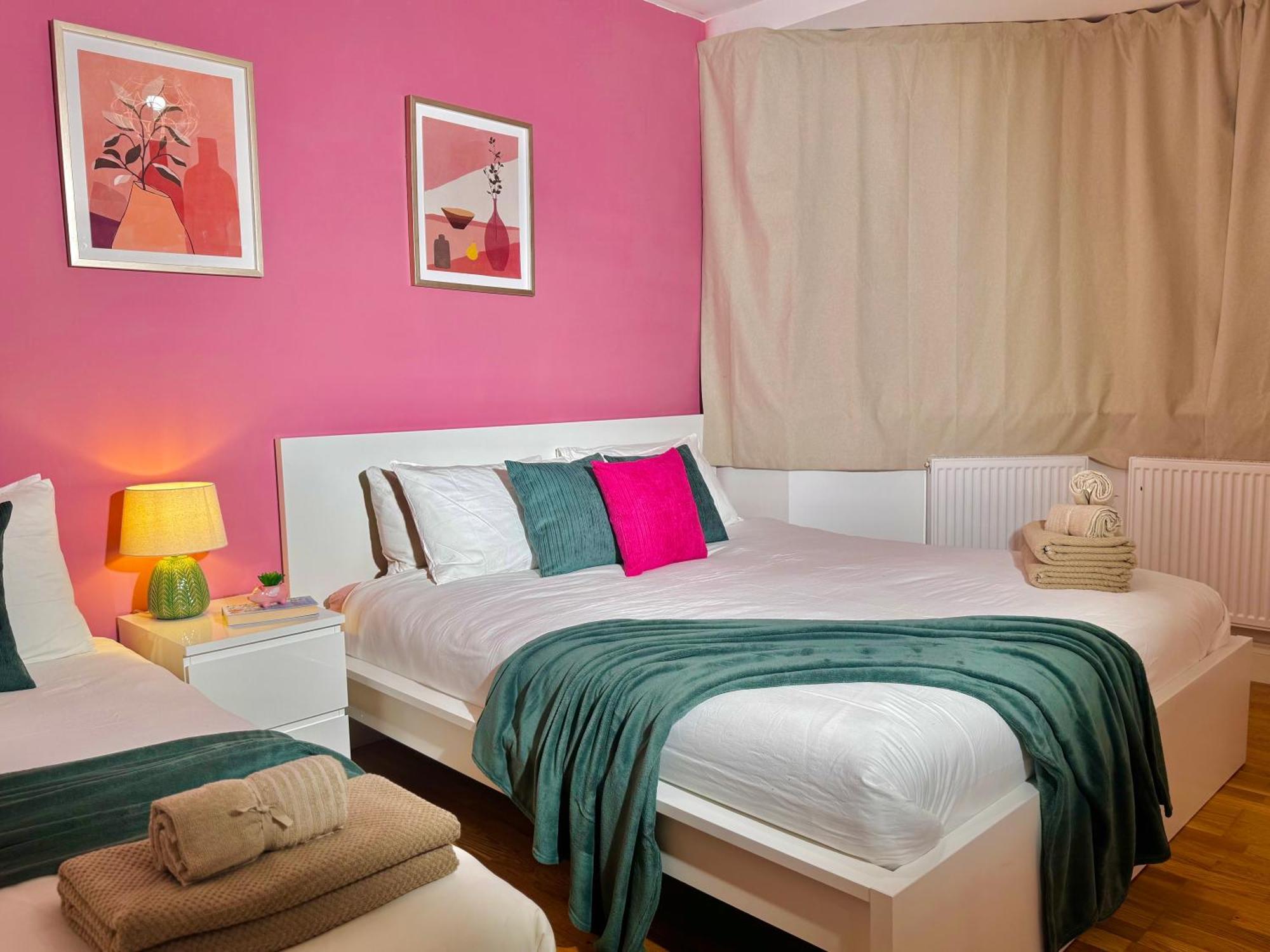 Modern 1-Bed Apt 30Min To Central London & Parking Exterior foto