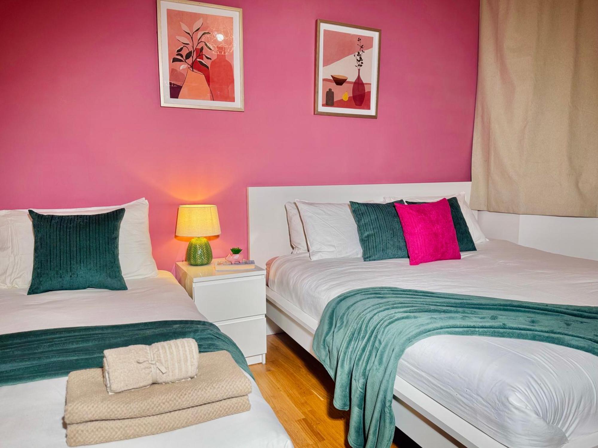 Modern 1-Bed Apt 30Min To Central London & Parking Exterior foto